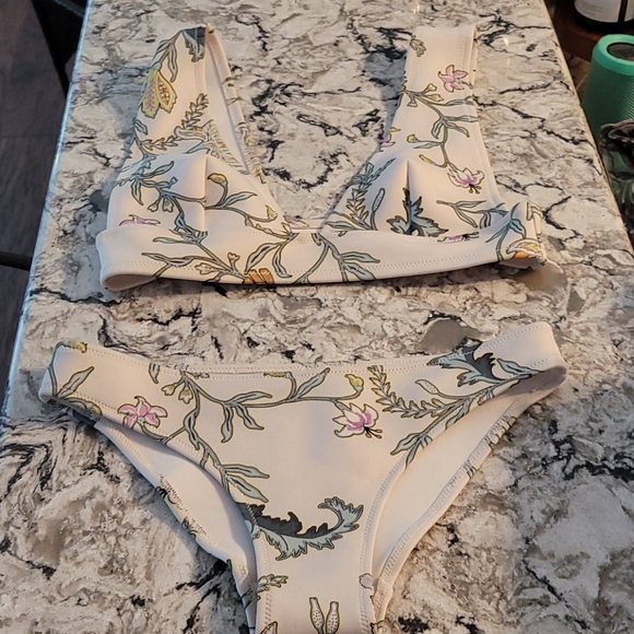 Brand New H&M Bikini - Picture 2 of 6